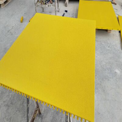 FRP grating by pultrusion process with anti-slippery cover, could be used as aisles or pavement in chemical site or other construction site, easy to install and corrosion-resistant