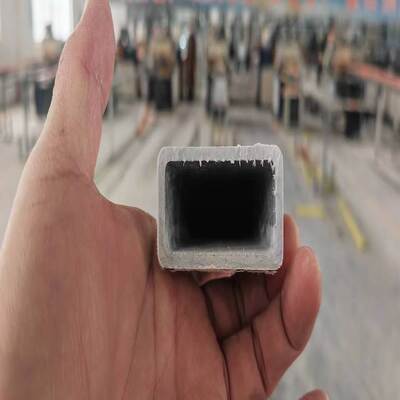 پروفیل‌های لوله‌ای مستطیلی FRP مقاوم در برابر حرارت ساخته شده از روکش پلی استر و رزین‌های غیراشباع که عایق الکتریکی و دوام را فراهم می‌کنند